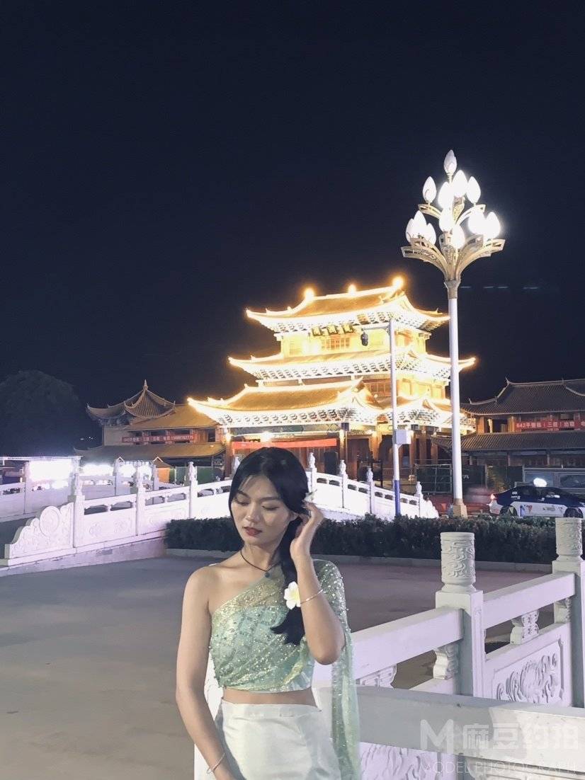 夜景模特