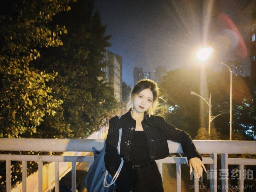 夜景模特
