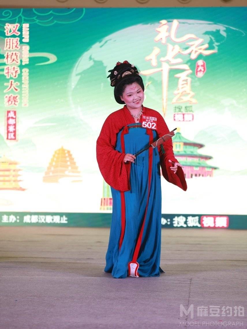 汉服模特