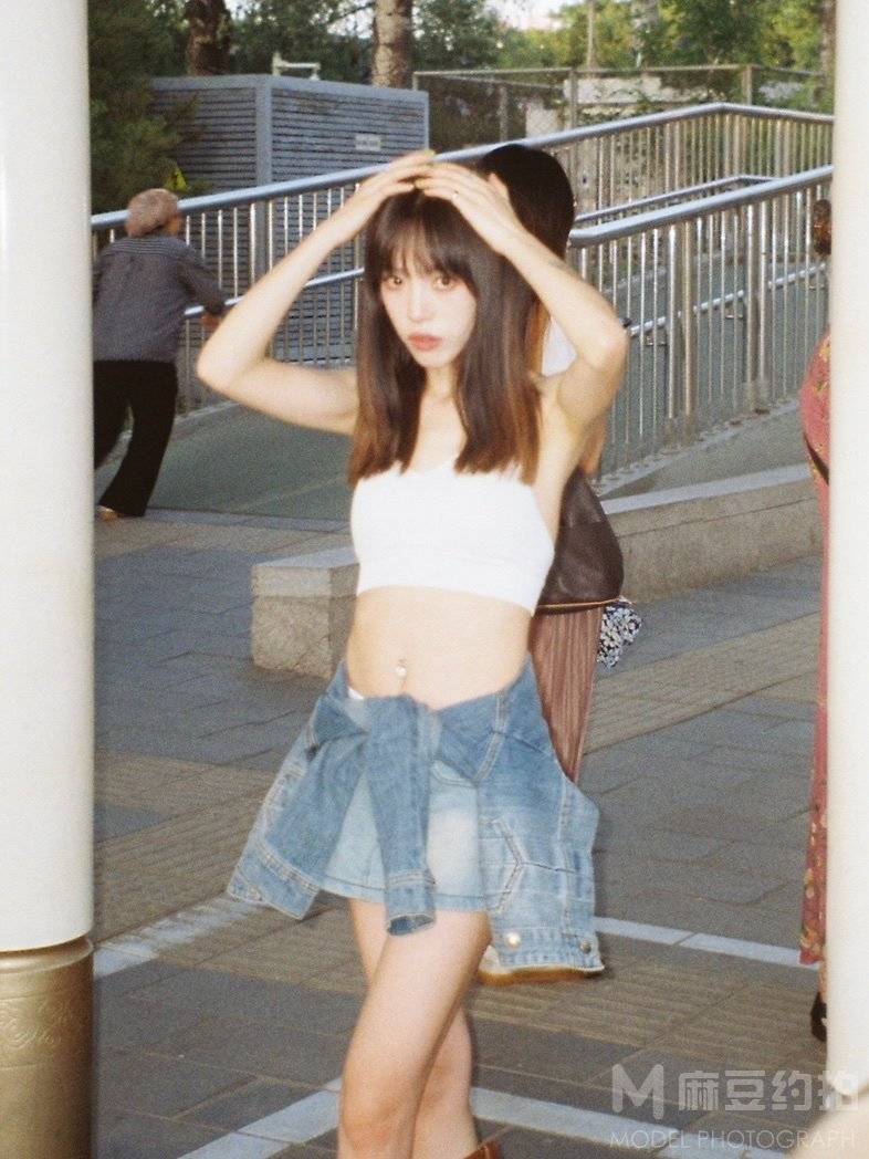 胶片模特