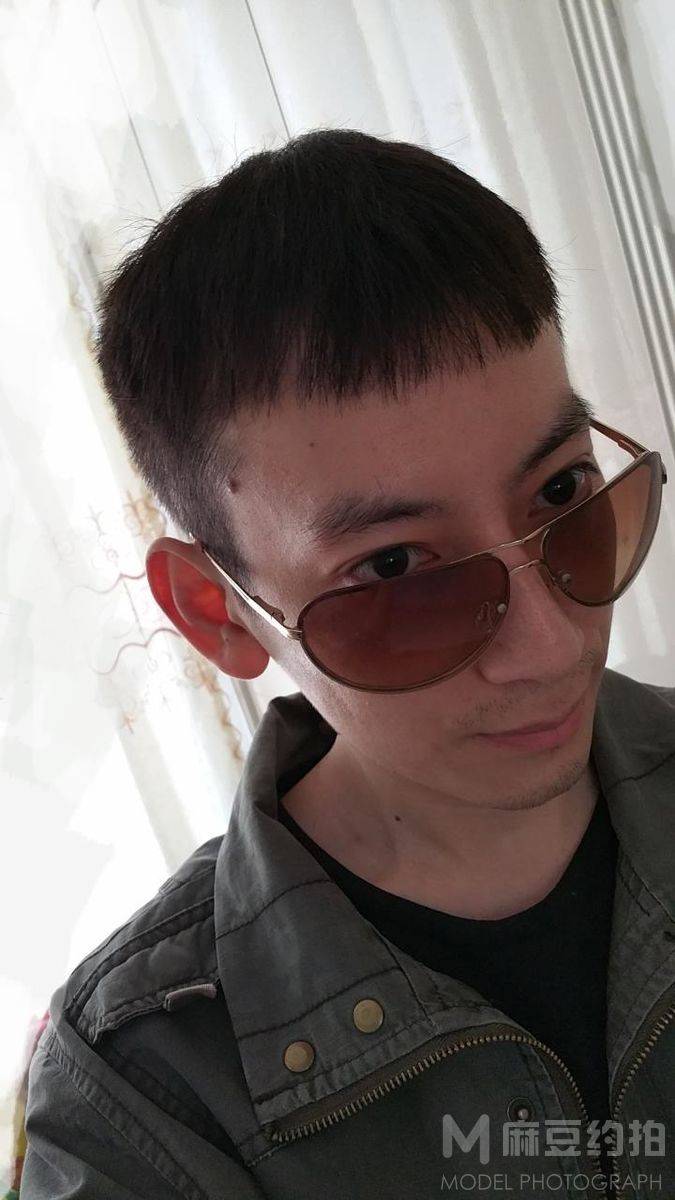 纪实模特