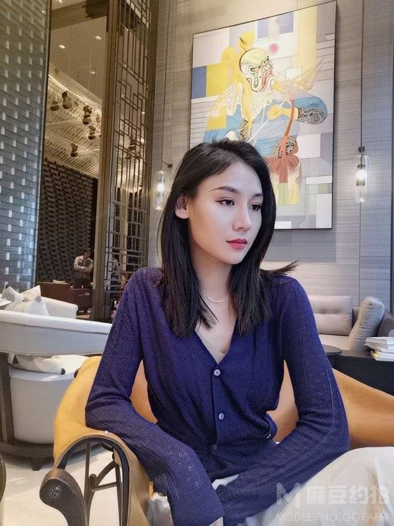 情绪模特