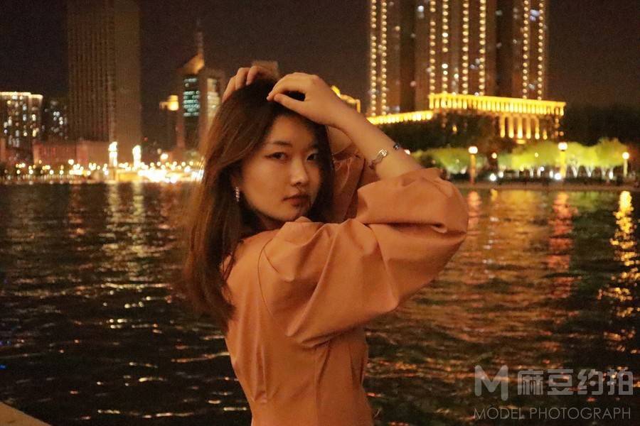 夜景模特