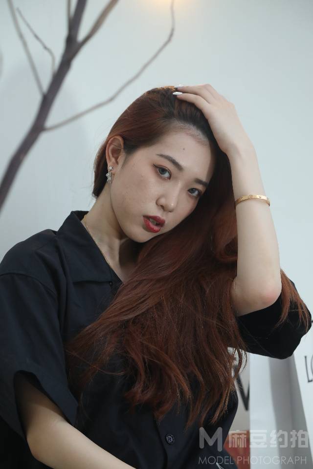 情绪模特
