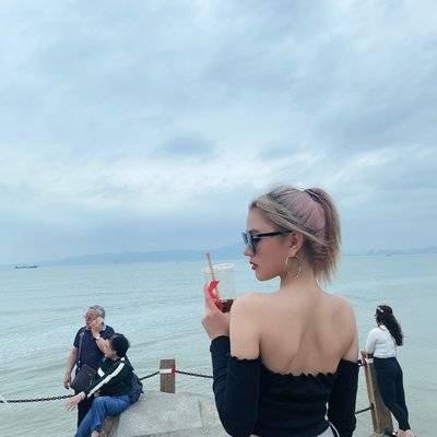 黑白模特