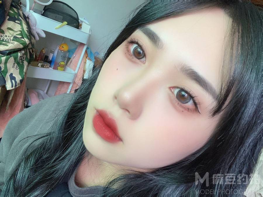 妆容模特
