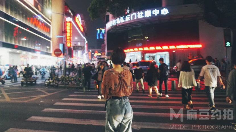 夜景模特