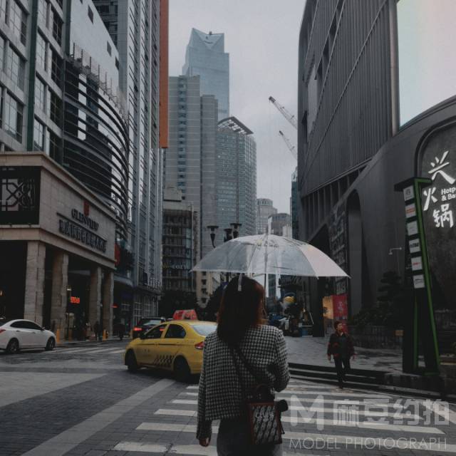 情绪模特