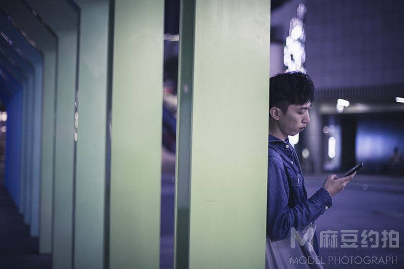 情绪模特
