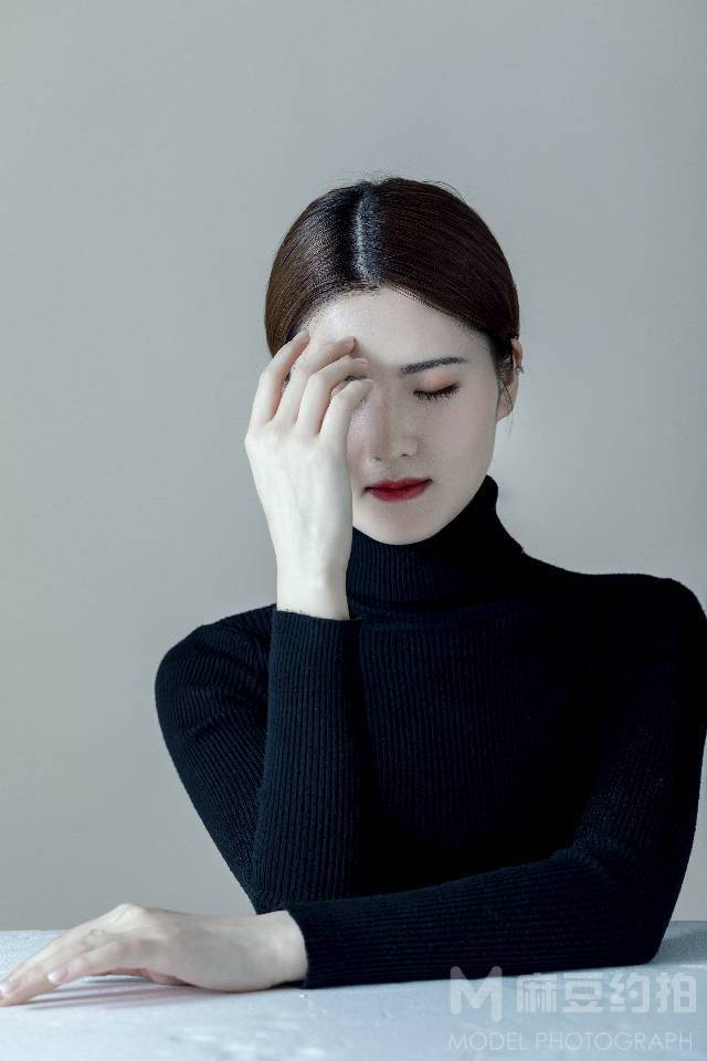 情绪模特