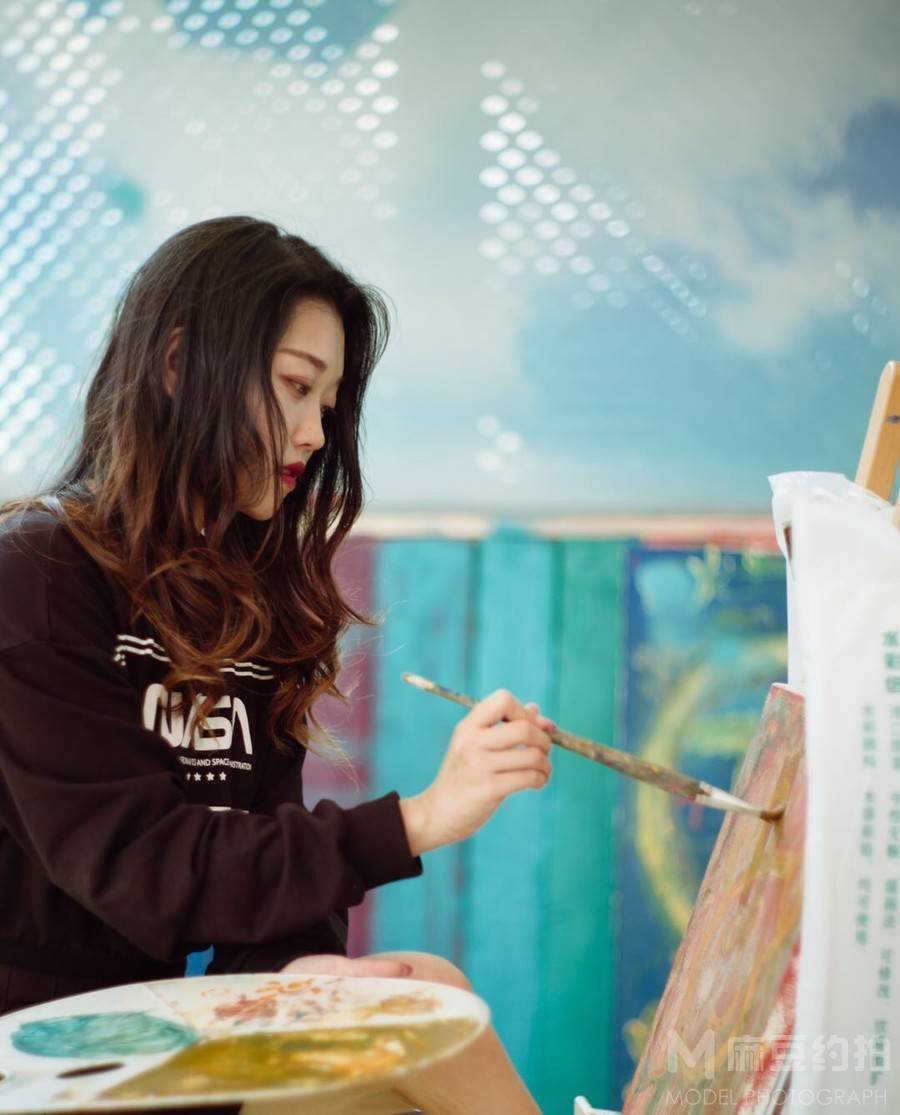 情绪模特