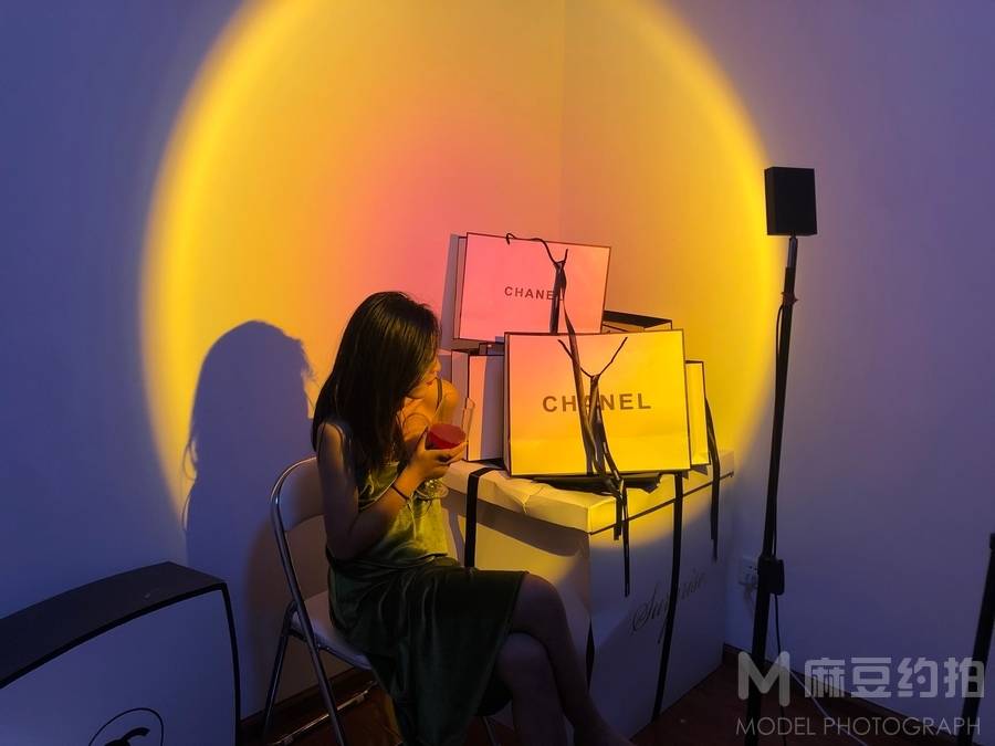 情绪模特