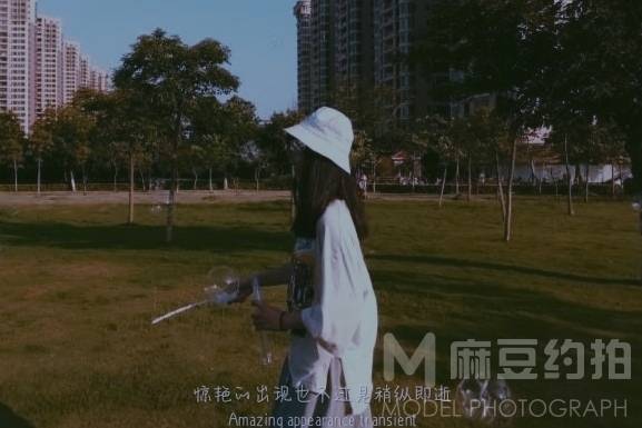 校园模特