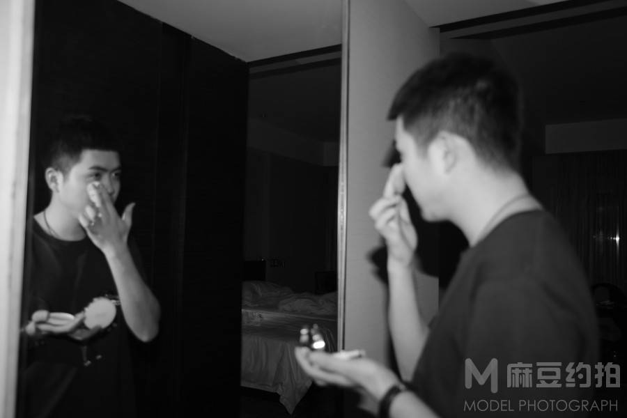 黑白模特