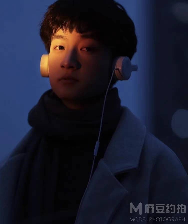 情绪模特