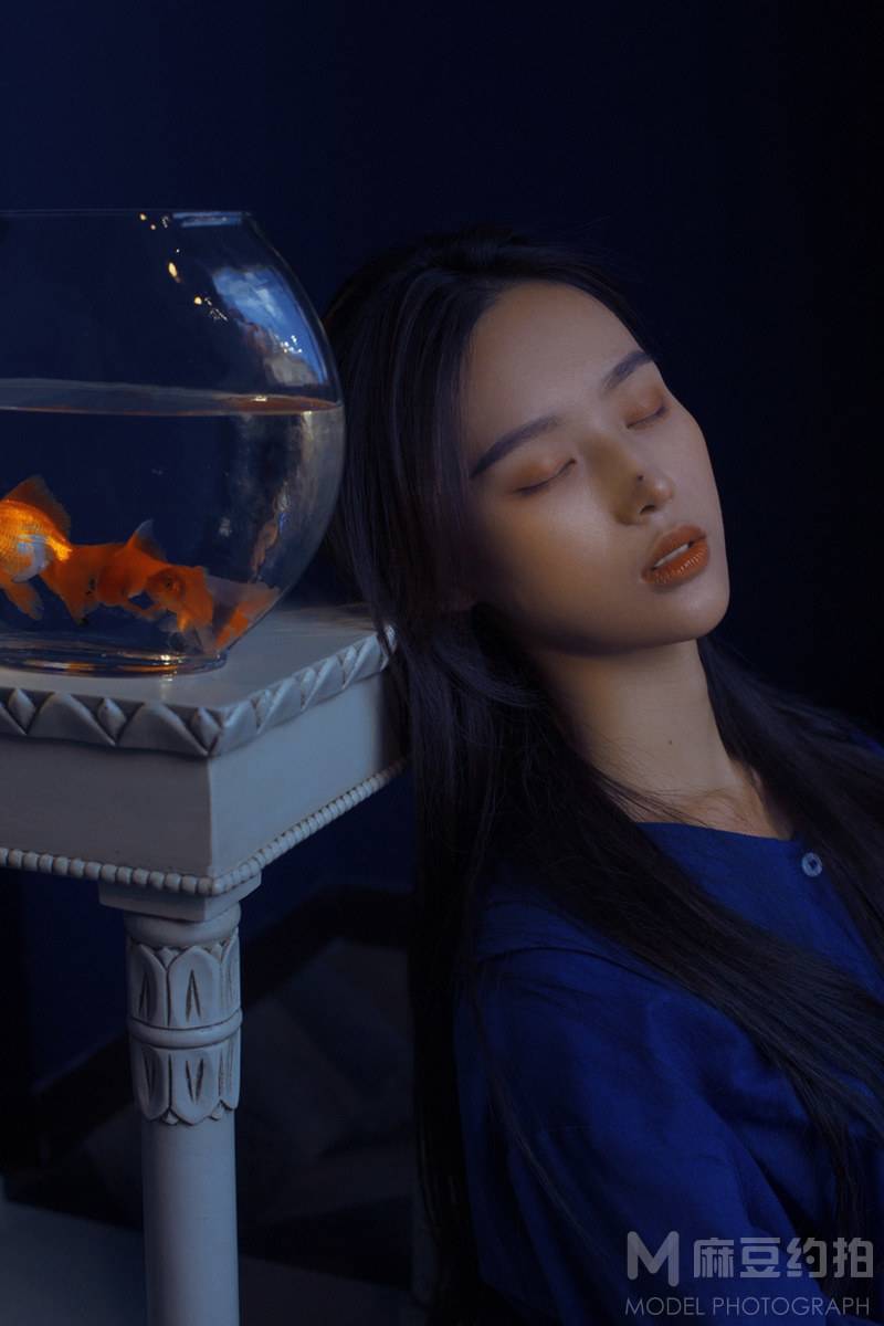 情绪模特