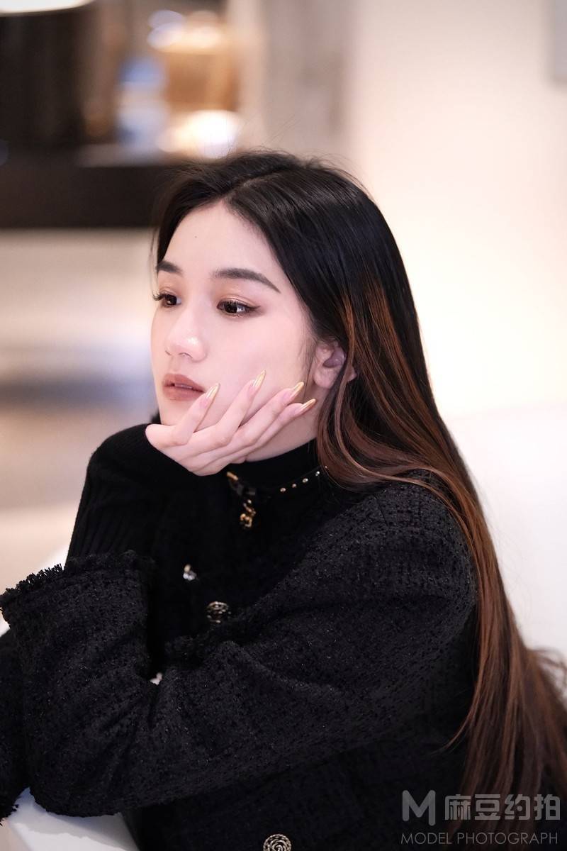 情绪模特