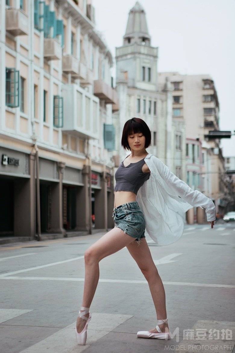 黑白模特