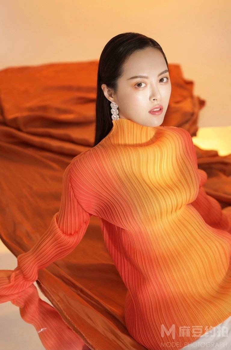 情绪模特