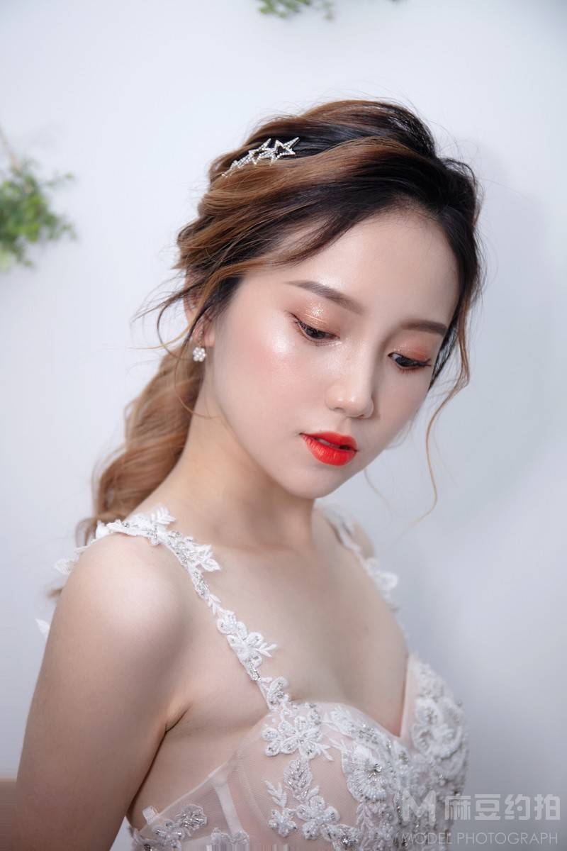 妆容模特