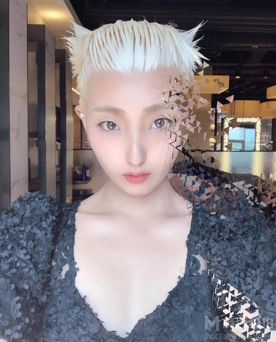 妆容模特