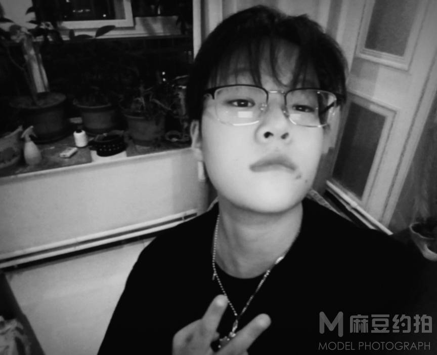 黑白模特