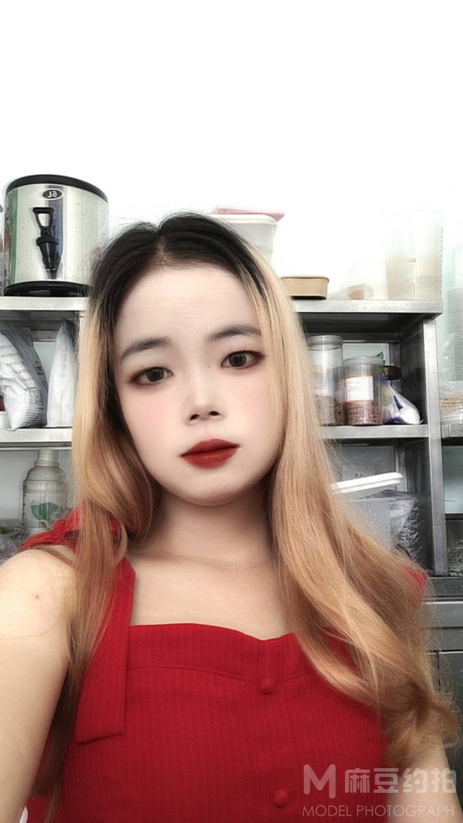 妆容模特