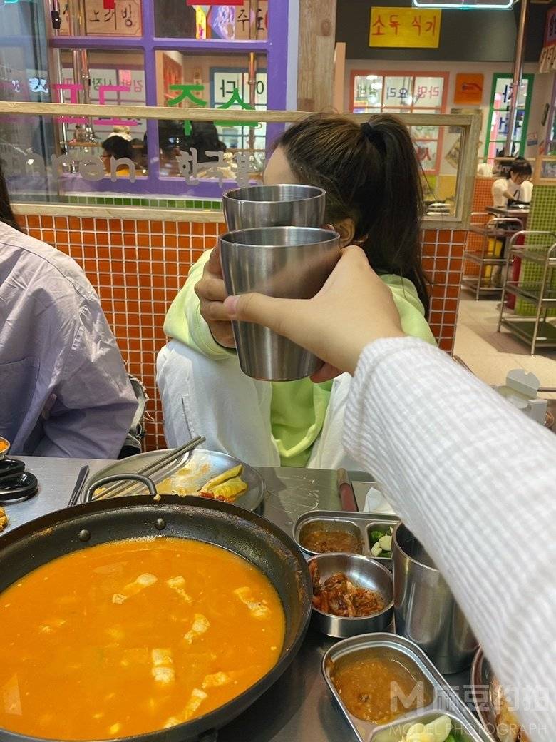 妆容模特