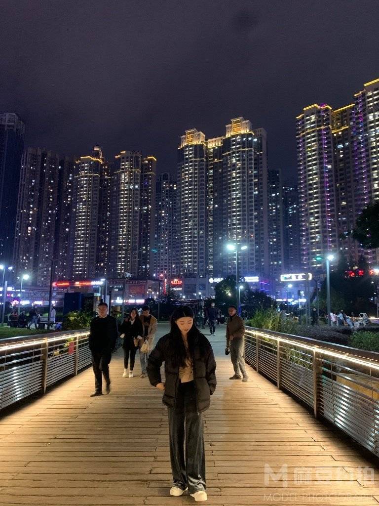 夜景模特