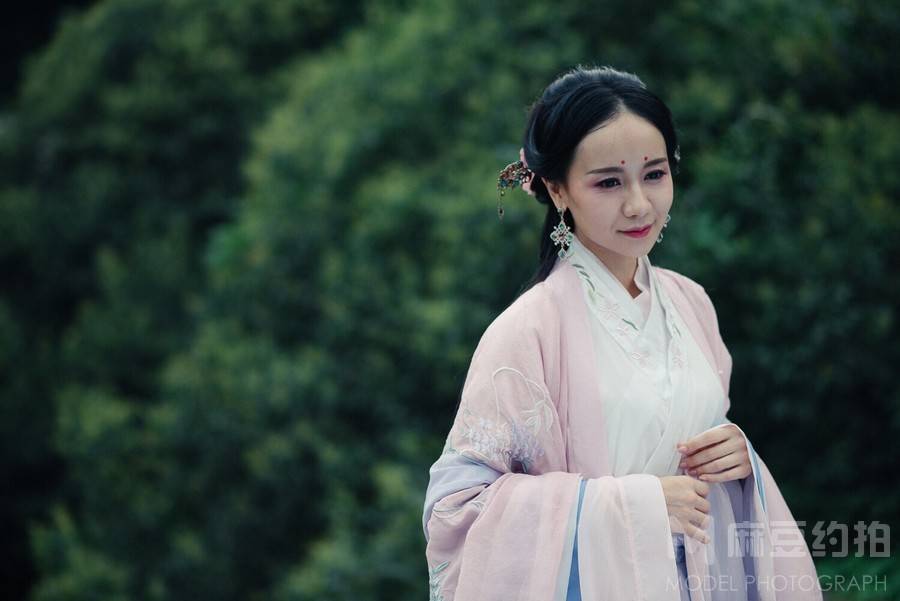 汉服模特