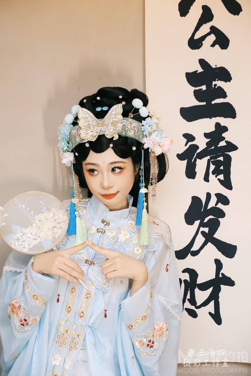汉服模特