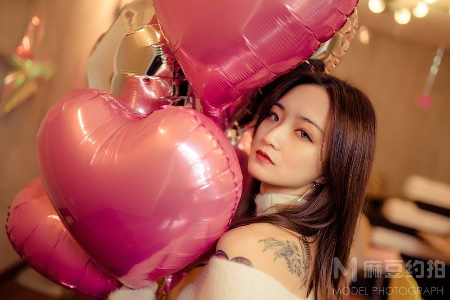 情绪模特
