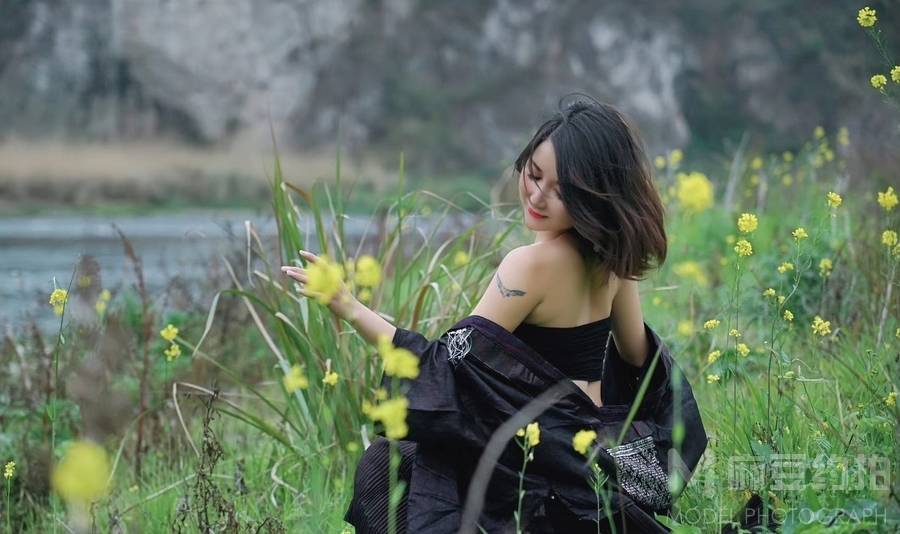 情绪模特