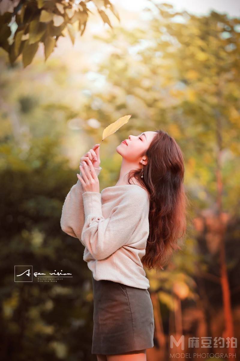 情绪模特