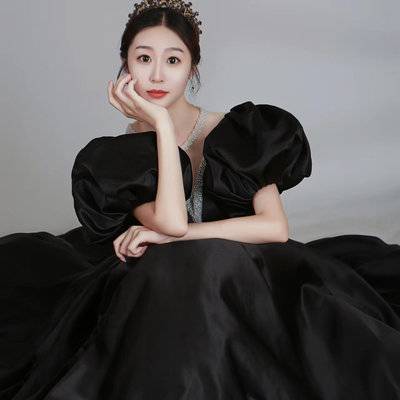 黑白模特