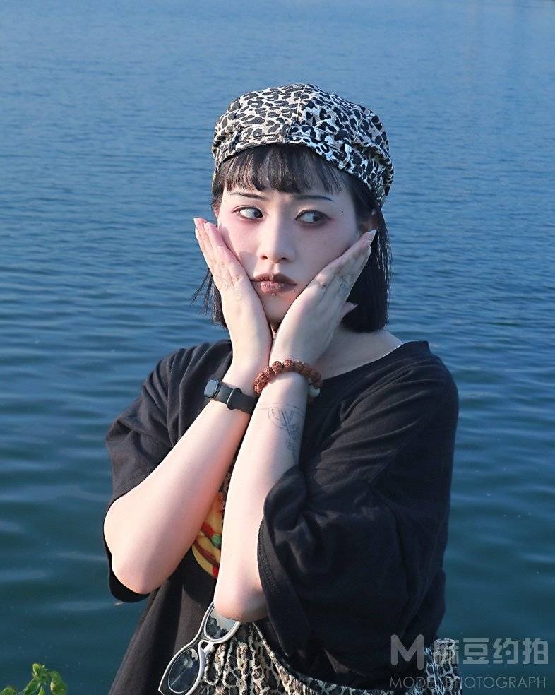 情绪模特