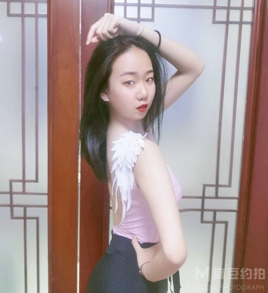 纪实模特