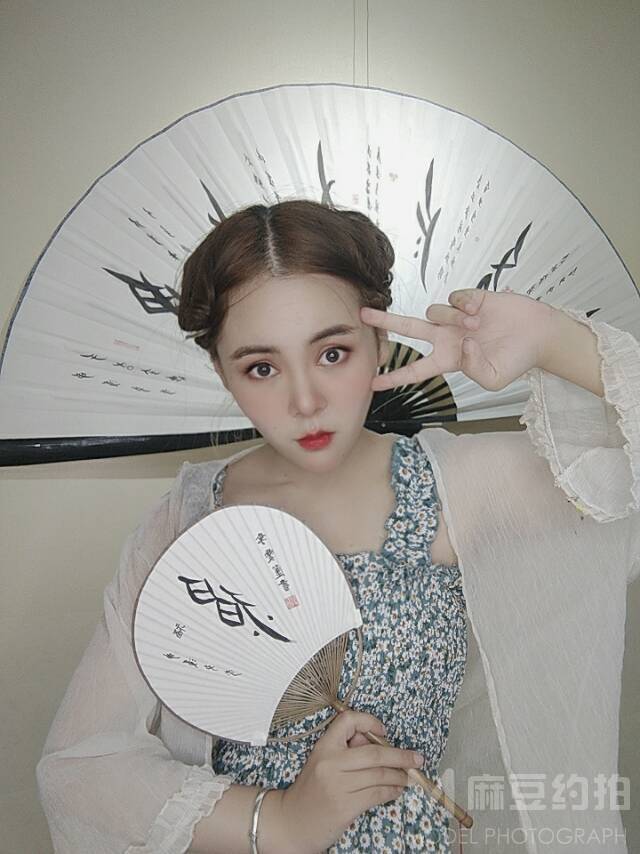 妆容模特