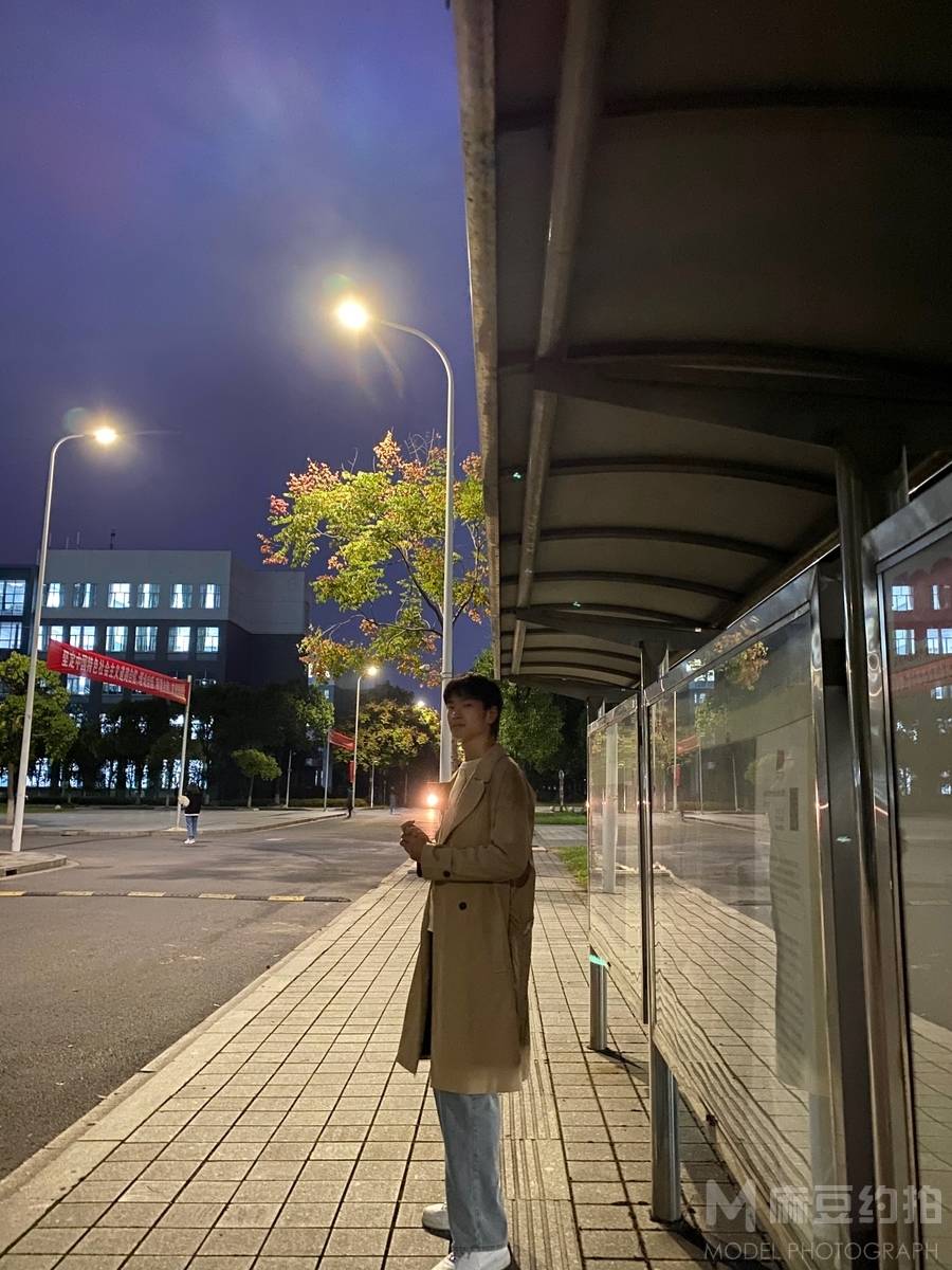 校园模特