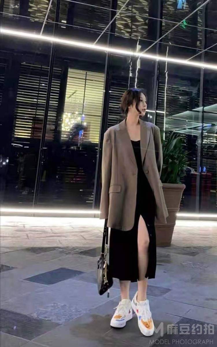 校园模特