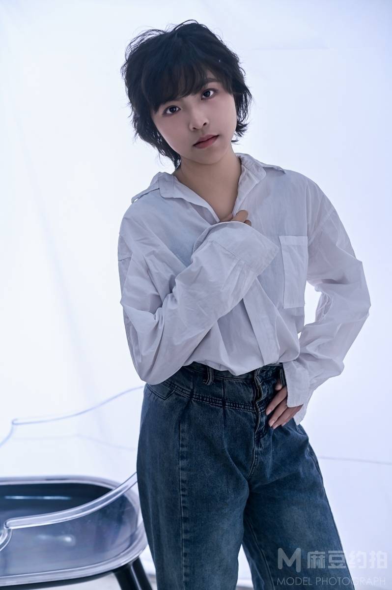 黑白模特