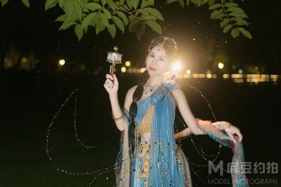 夜景模特