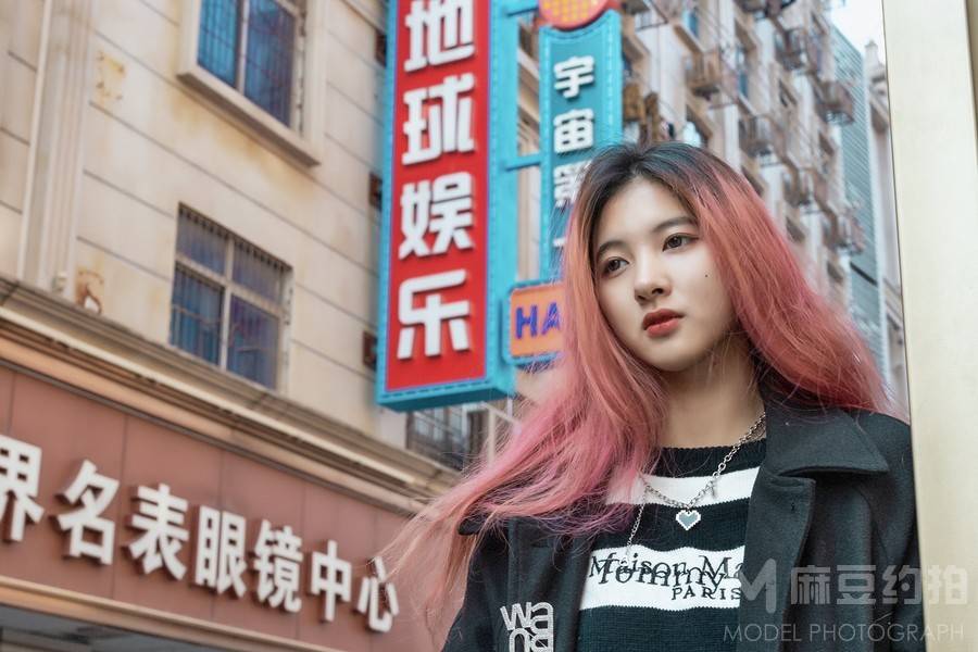 情绪模特