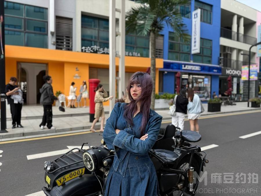 情绪模特