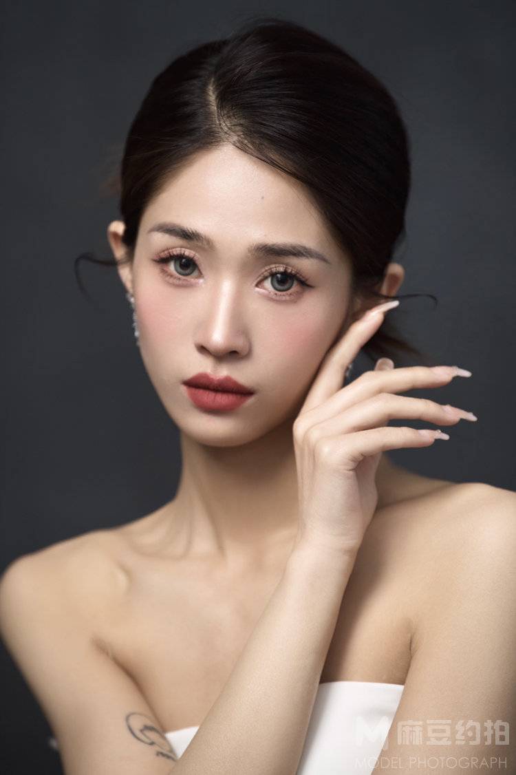 妆容模特