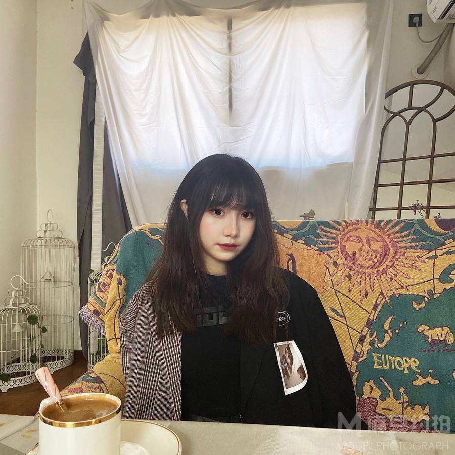 情绪模特