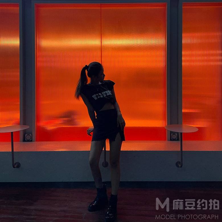 黑白模特