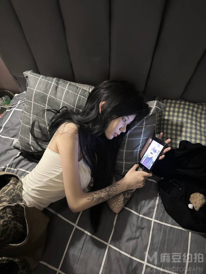 黑白模特