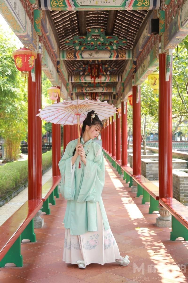 汉服模特