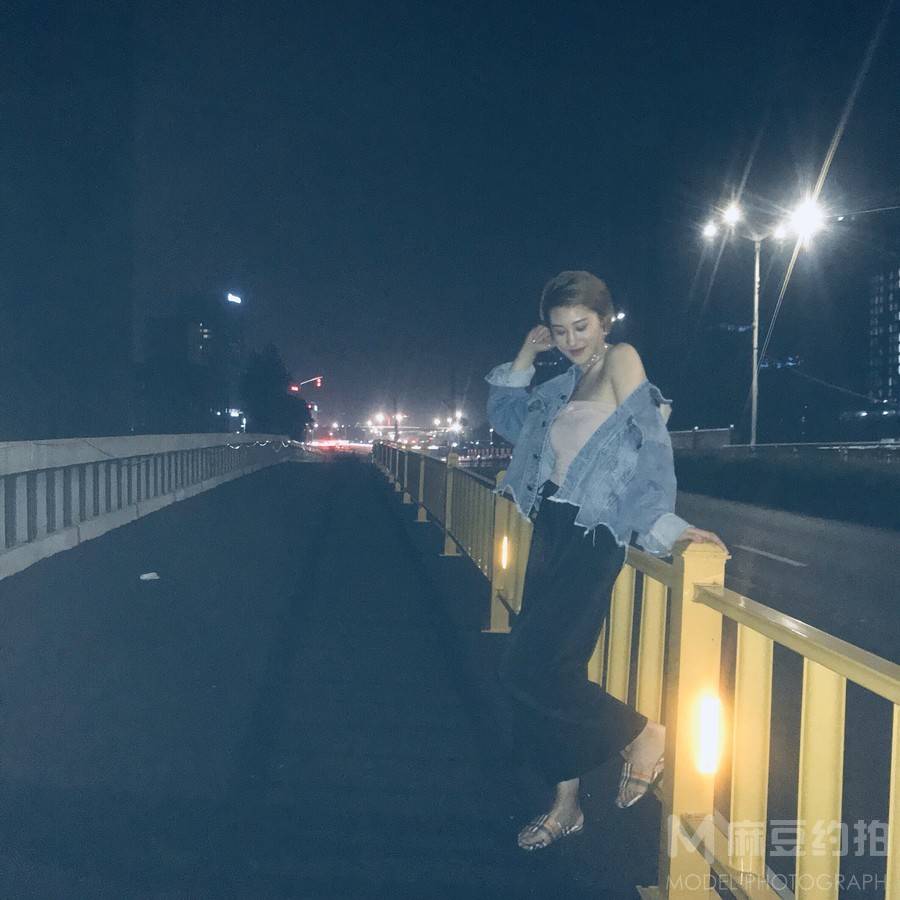 夜景模特